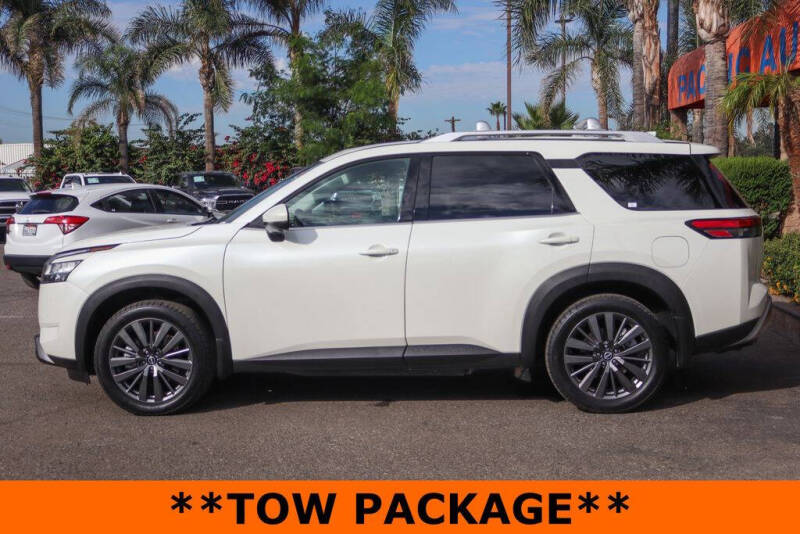 2022 Nissan Pathfinder SL