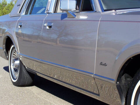 1988 Lincoln Town Car Signature