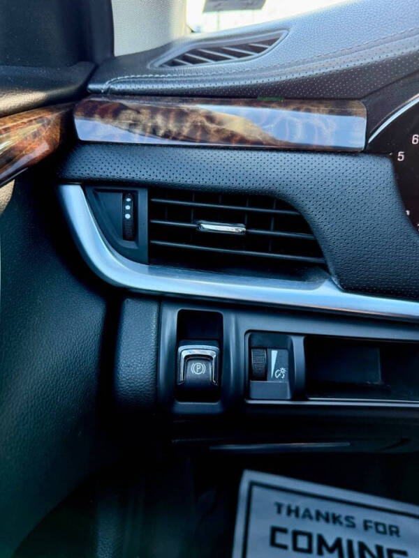 2013 Cadillac XTS Luxury Collection