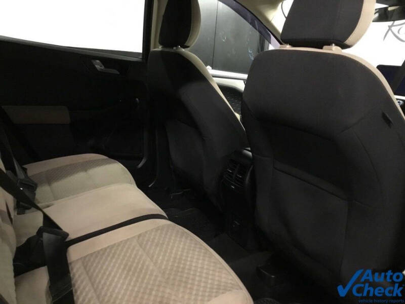 2020 Ford Escape SE