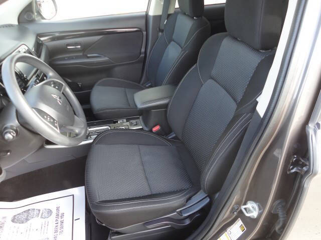 2019 Mitsubishi Outlander ES