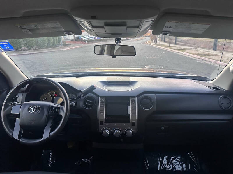 2017 Toyota Tundra SR