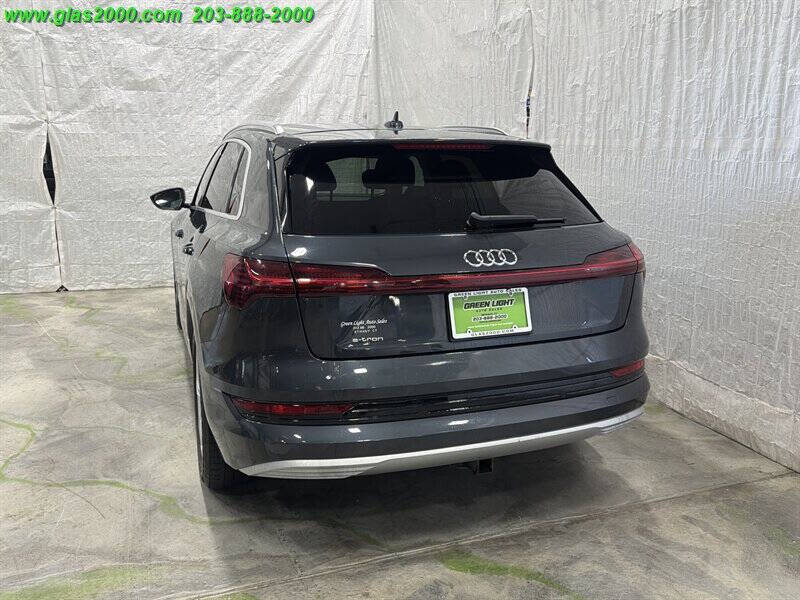 2019 Audi e-tron quattro Premium Plus