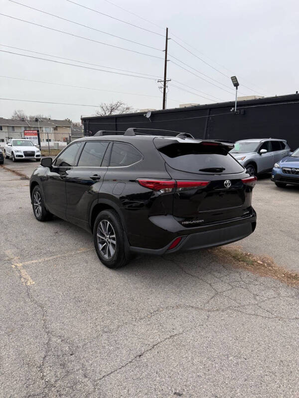 2021 Toyota Highlander LE