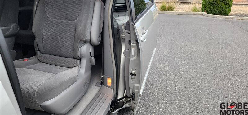 2004 Toyota Sienna LE 7 Passenger