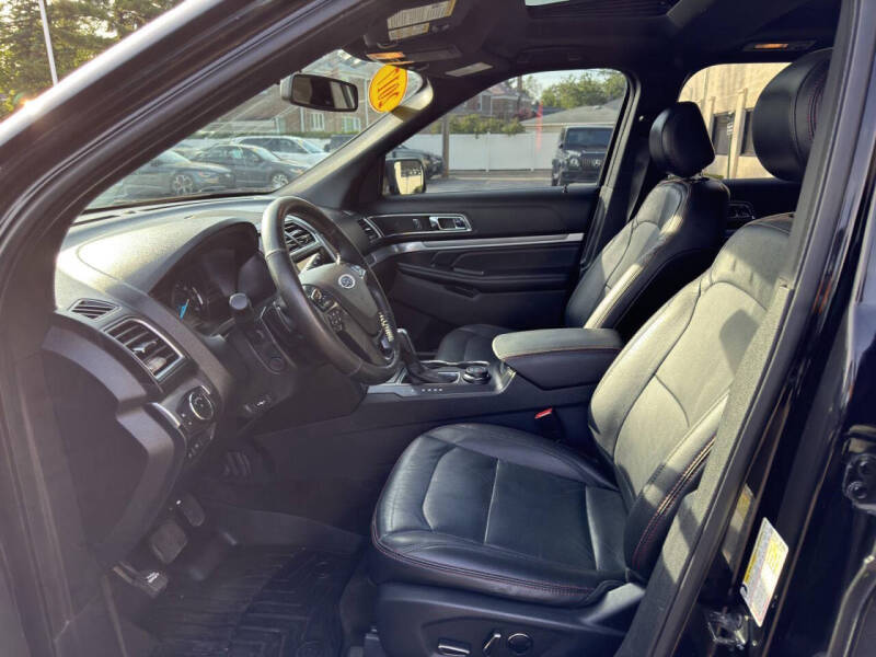 2017 Ford Explorer Sport