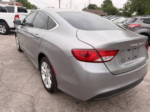 2016 Chrysler 200 LX