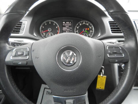 2013 Volkswagen Passat V6 SE