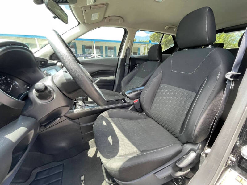 2022 Nissan Kicks SV