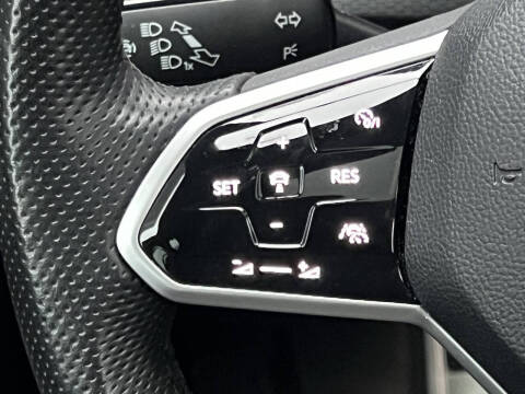 2023 Volkswagen Golf GTI SE