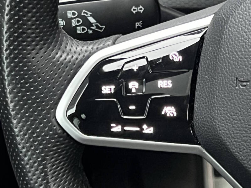 2023 Volkswagen Golf GTI SE