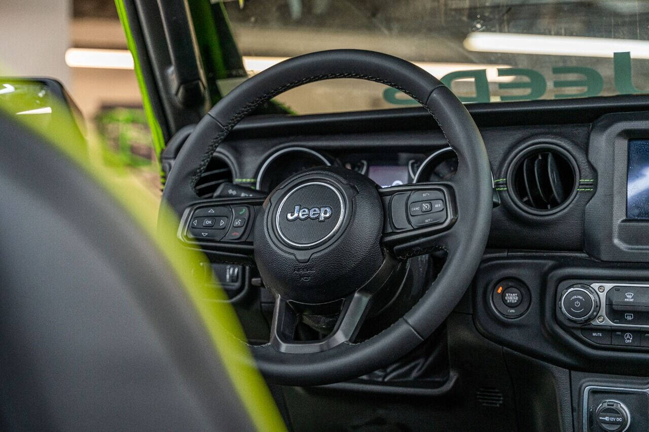 2023 JEEP Gladiator Pickup - $71,999