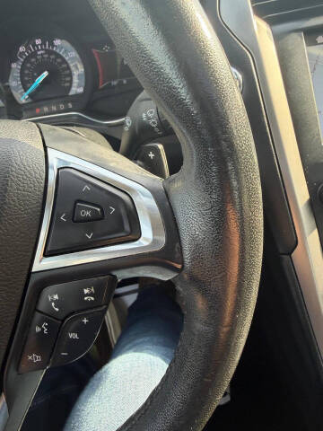 2017 Ford Fusion SE