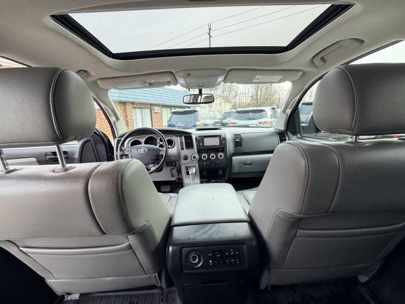 2013 Toyota Sequoia SR5