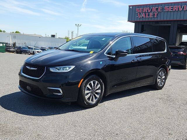 2024 Chrysler Pacifica Plug-In Hybrid Select
