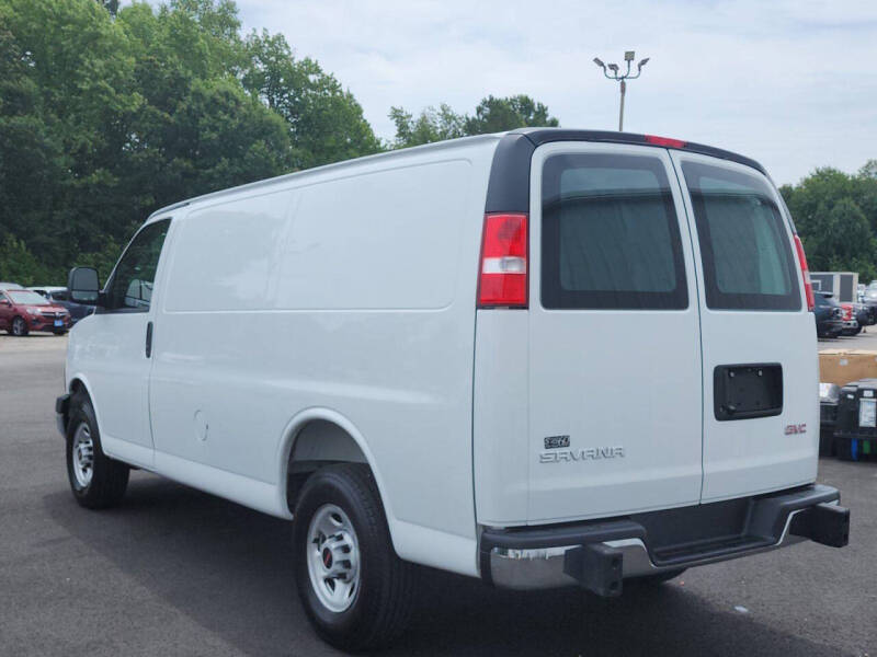 2025 GMC Savana 2500