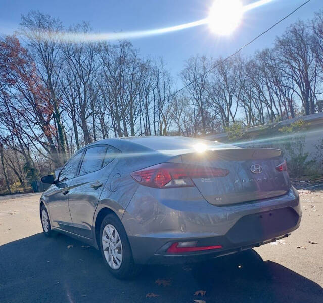 2019 Hyundai Elantra SE