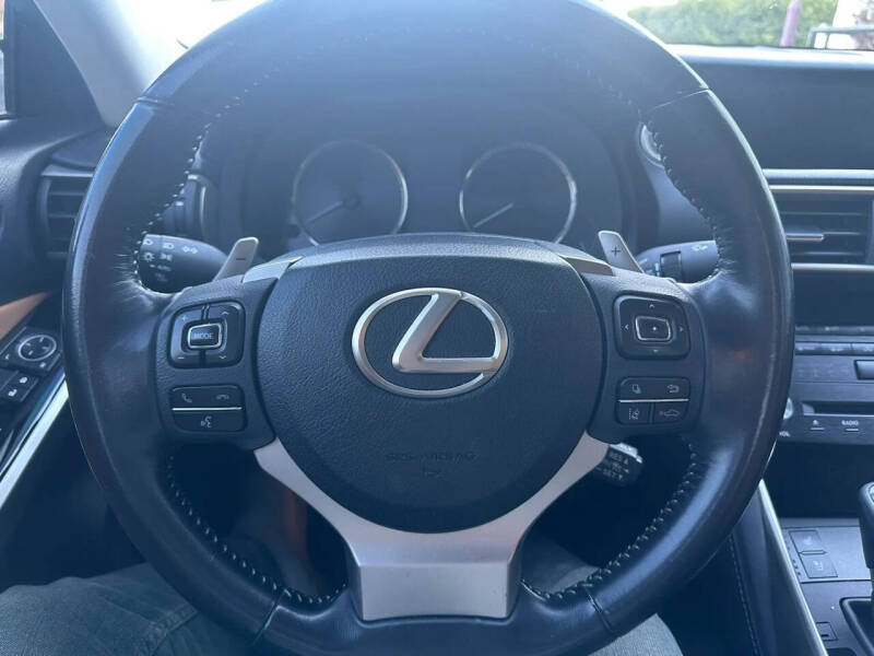 2017 Lexus IS 200t