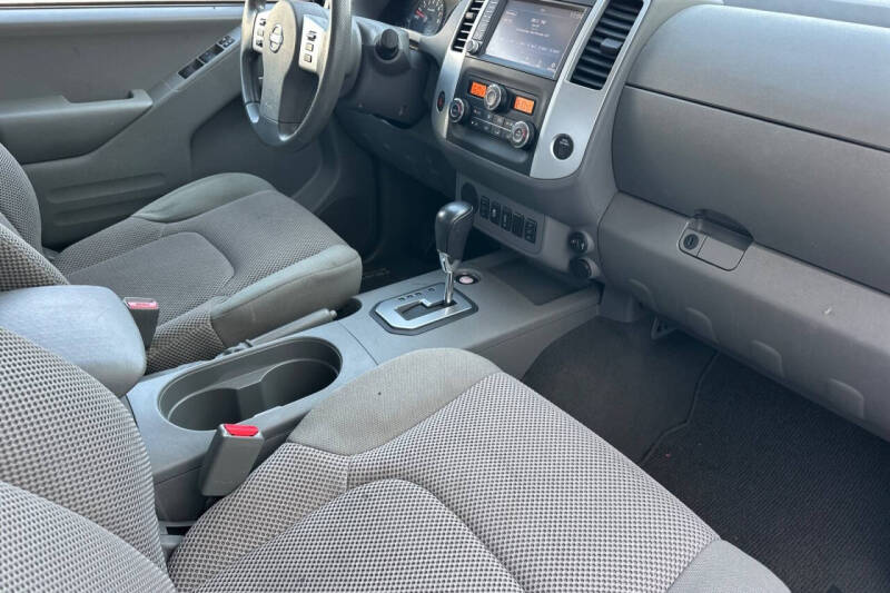 2021 Nissan Frontier SV