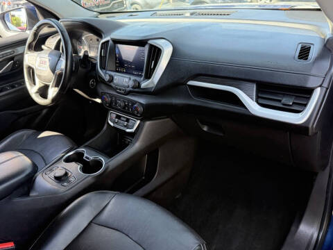 2023 GMC Terrain SLT