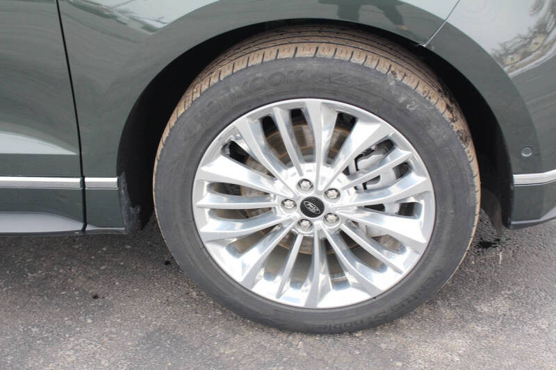 2024 Ford Edge Titanium