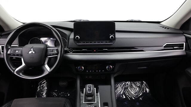 2022 Mitsubishi Outlander SE