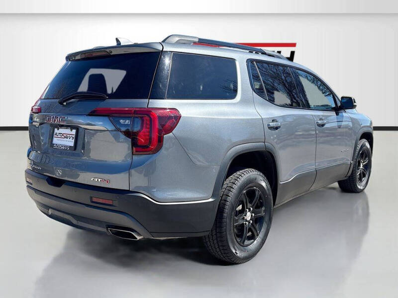 2022 GMC Acadia AT4