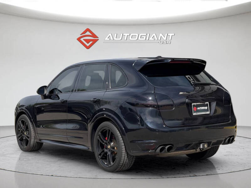 2013 Porsche Cayenne GTS