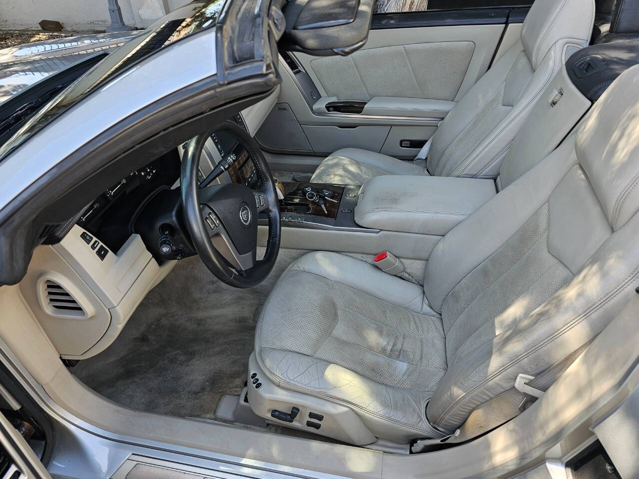 2006 Cadillac XLR-V 16