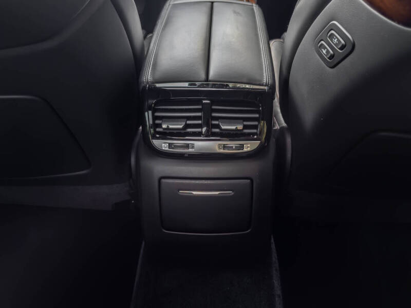 2018 Genesis G90