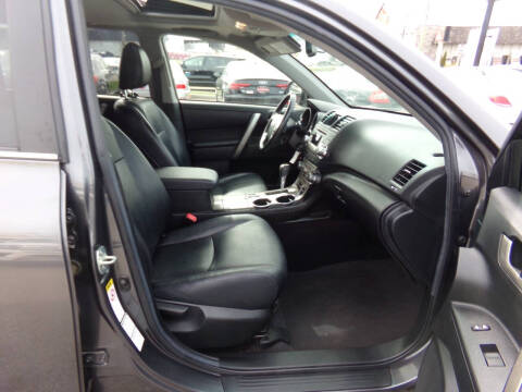 2012 Toyota Highlander SE