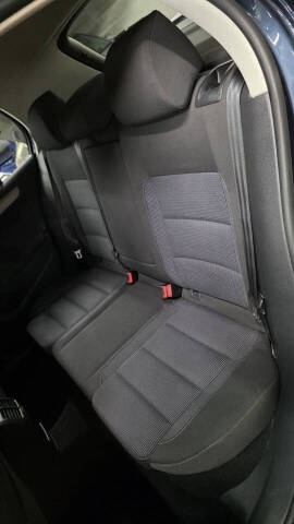 2013 Volkswagen Golf 2.5L PZEV