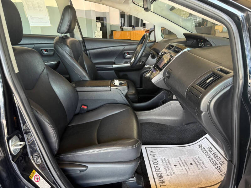 2016 Toyota Prius v