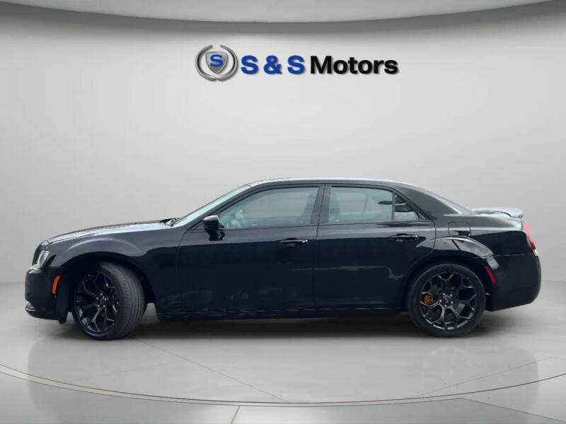 2019 Chrysler 300