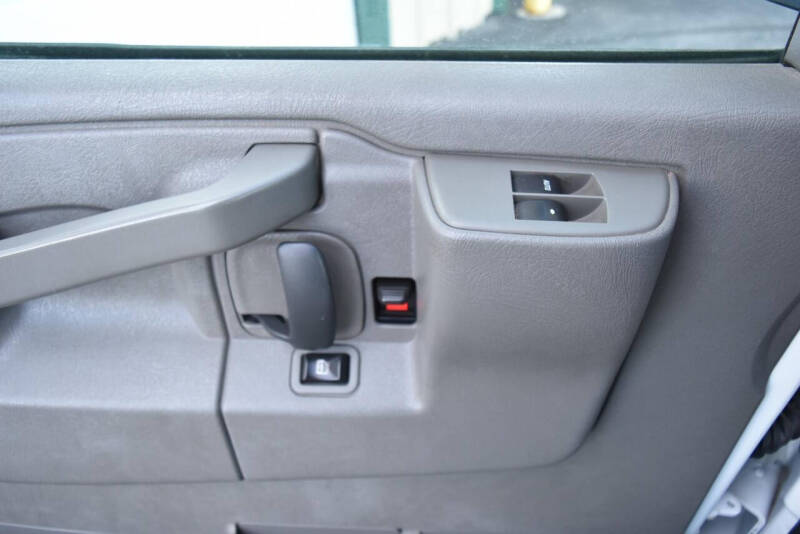 2017 Chevrolet Express LS 2500