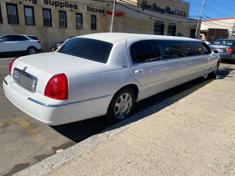 2006 Lincoln Town Car Executive