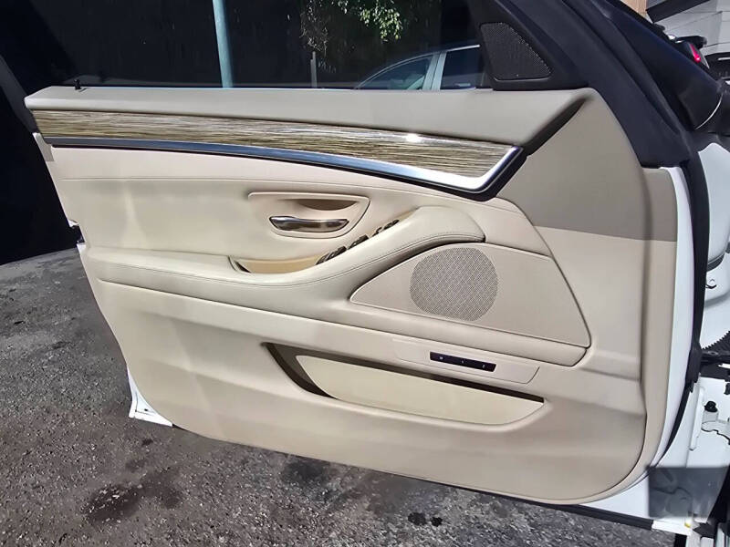 2014 BMW 5 Series 528i