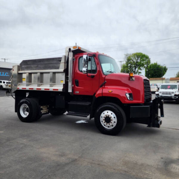 2014 Freightliner 108 SD