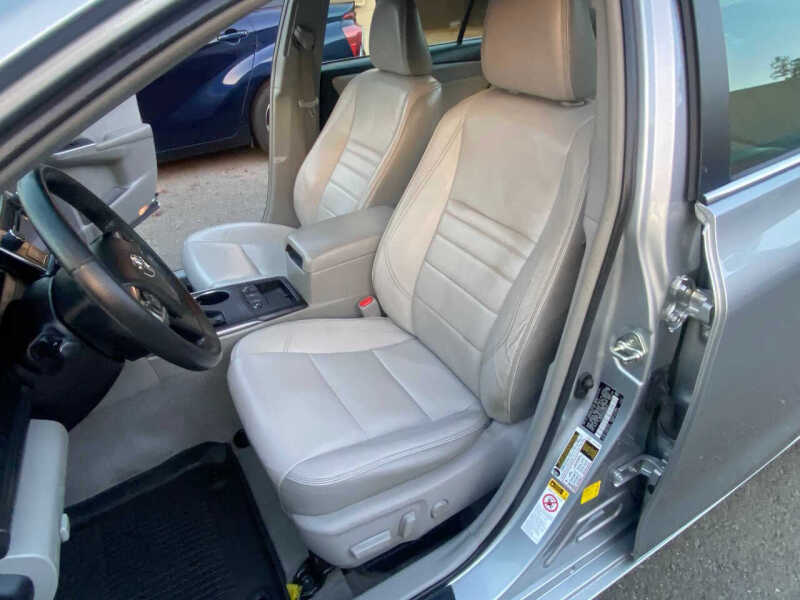 2017 Toyota Camry Hybrid