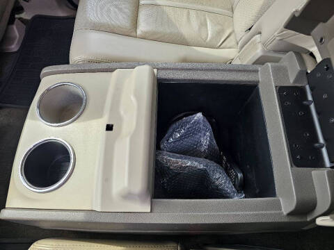 2017 Lincoln Navigator Select