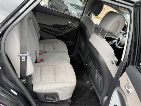 2017 Hyundai Santa Fe SE