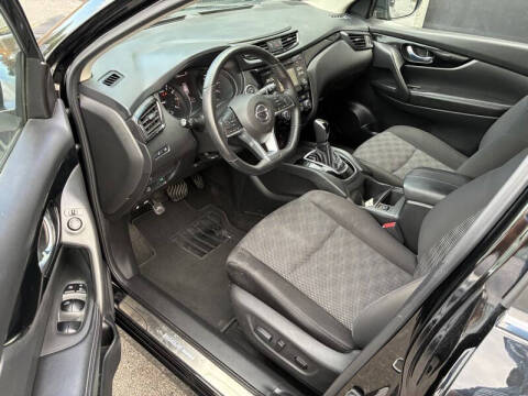 2017 Nissan Rogue Sport SV