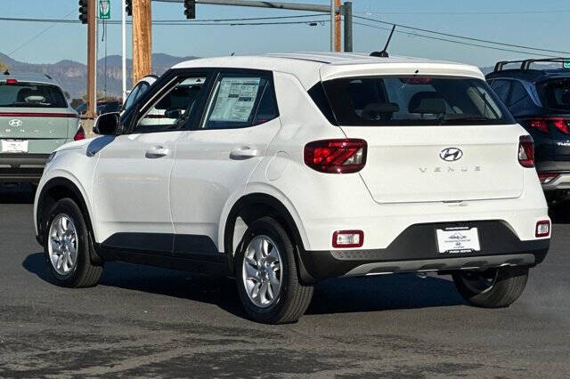 2026 Hyundai Venue SE