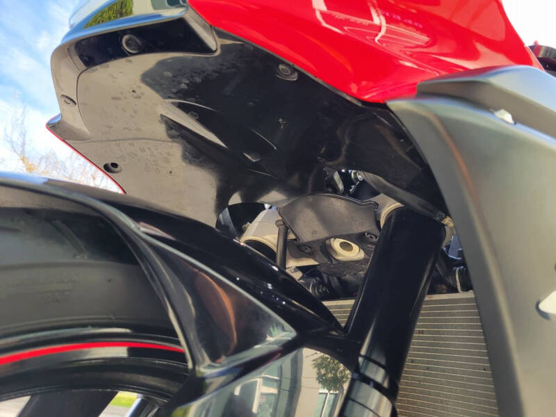 2015 Suzuki GSX-R1000