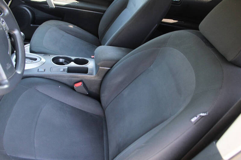 2012 Nissan Rogue S