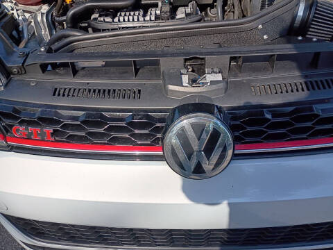 2019 Volkswagen Golf GTI SE