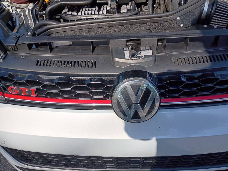 2019 Volkswagen Golf GTI SE