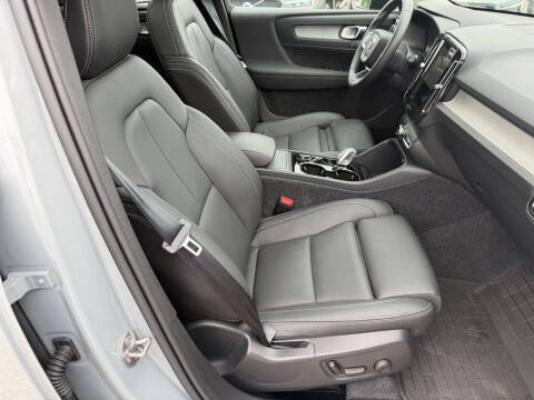 2026 Volvo XC40 B5 Plus