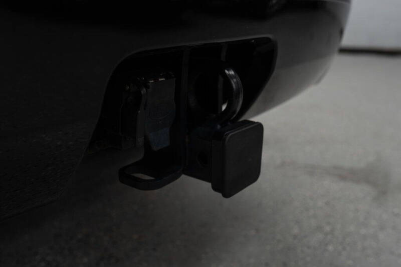 2023 Land Rover Discovery P300 S R-Dynamic