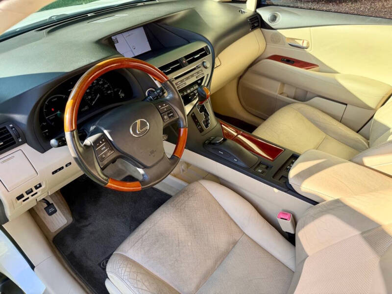 2011 Lexus RX 450h - Photo 13